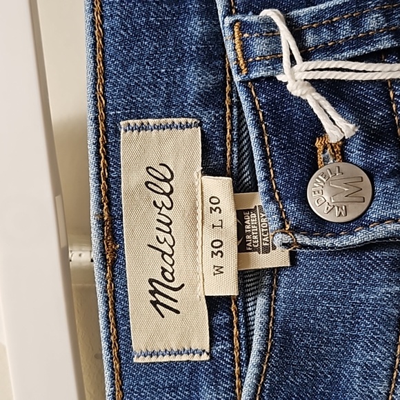 Madewell Athletic Slim Everyday Flex Denim  - 30x30 - Picture 2 of 5